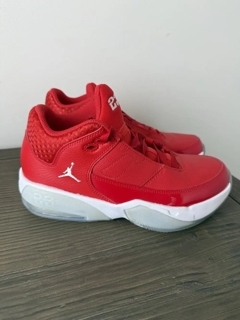 CZ4167-600 Nike Jordan Max Aura 3 University Red Sneakers Youth Sz 5.5